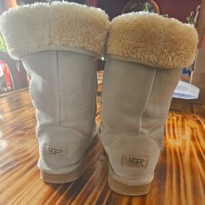 UGGS Grey Size 10